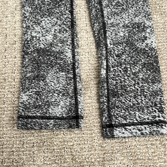 Lululemon Wunder Under Crop - Picture 3 of 10